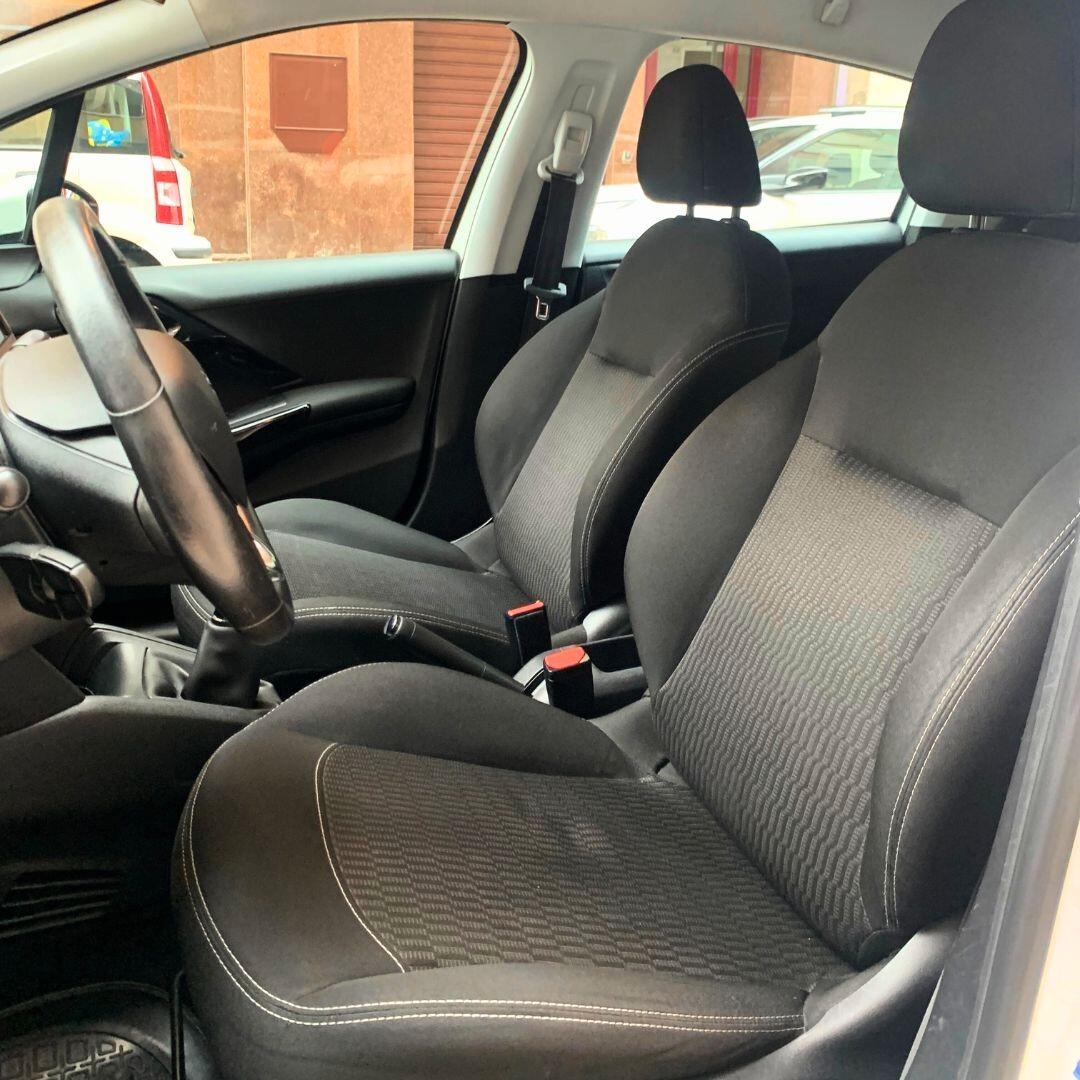 Peugeot 208 82 5p. GPL Allure **NEOPATENTATI**