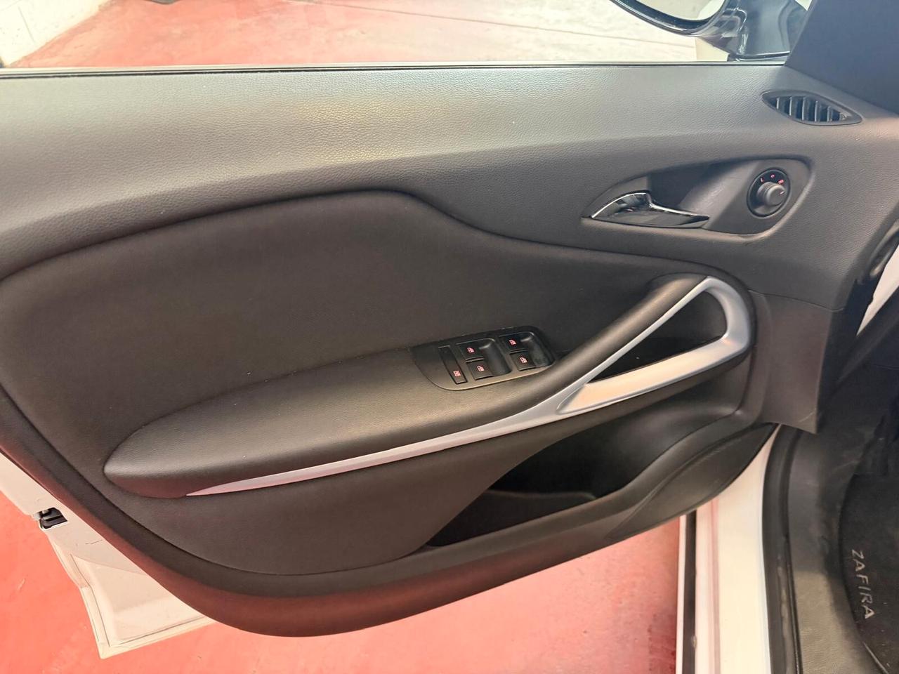 Opel Zafira Tourer 1.6 7 POSTI Turbo EcoM 150CV Cosmo