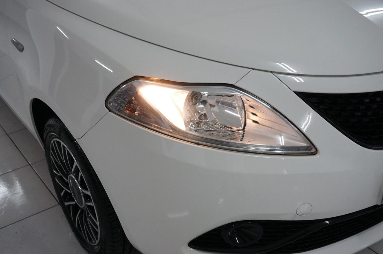 Lancia Ypsilon 1.2 69 CV 5 porte Gold