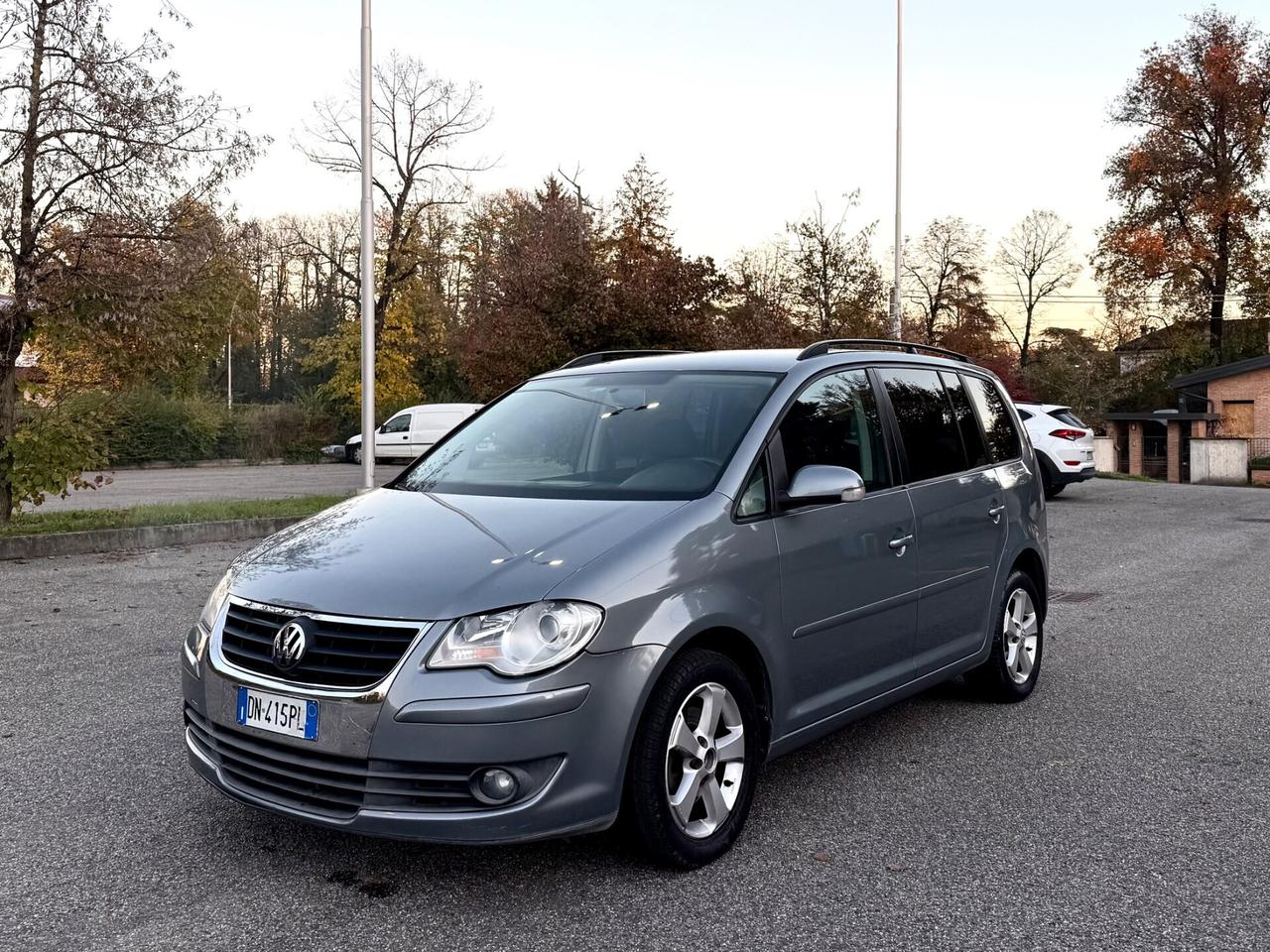 Volkswagen Touran 1.6 Conceptline
