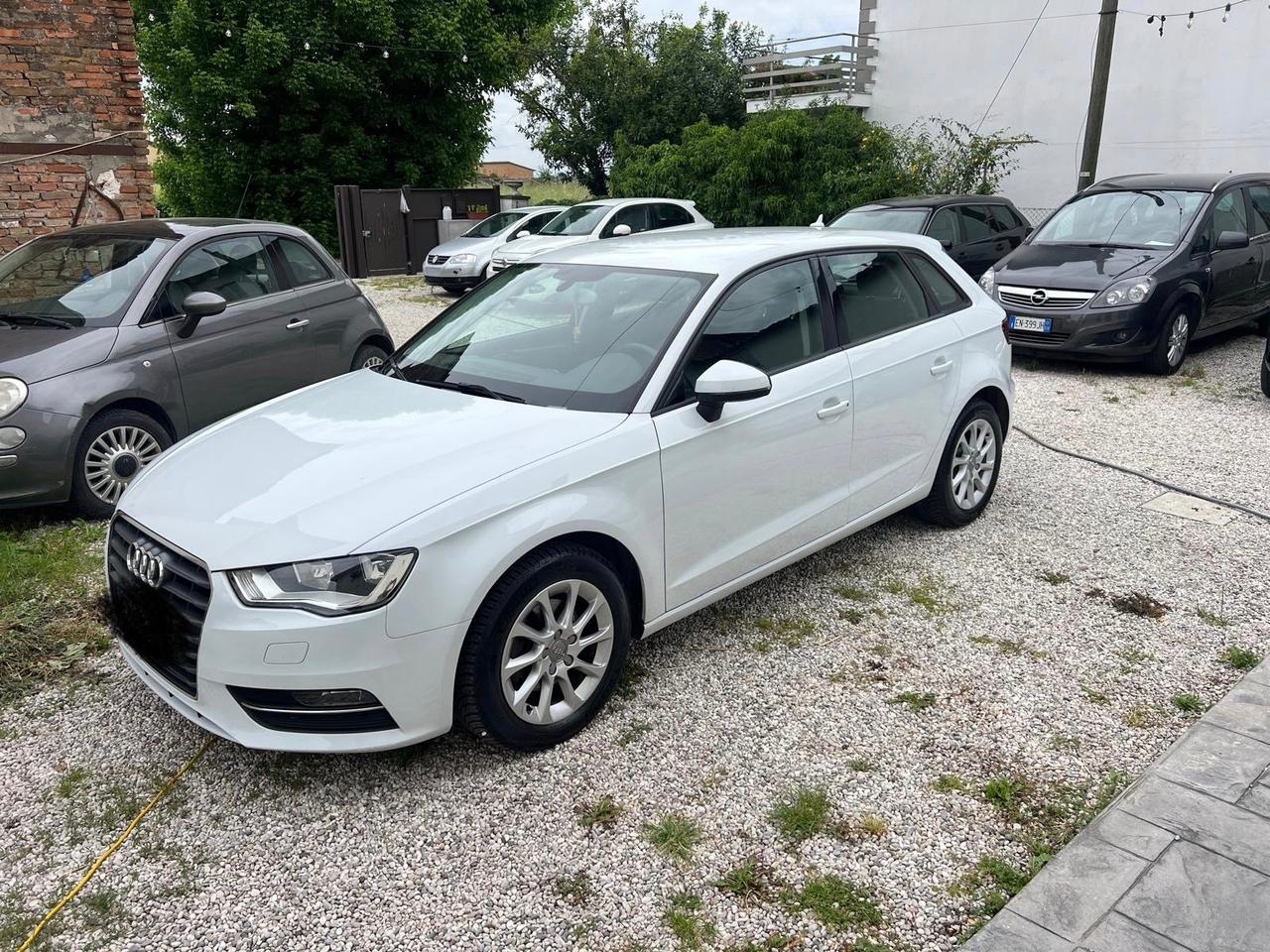 Audi A3 SPB 1.6 TDI clean diesel Ambition