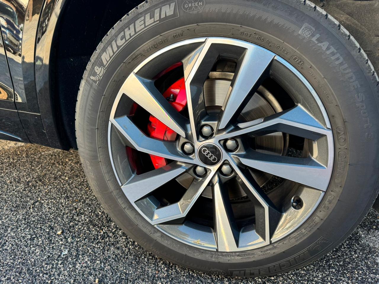 Audi Q5 TDi 150 kW mHEV+ S tronic quattro Launch edition line