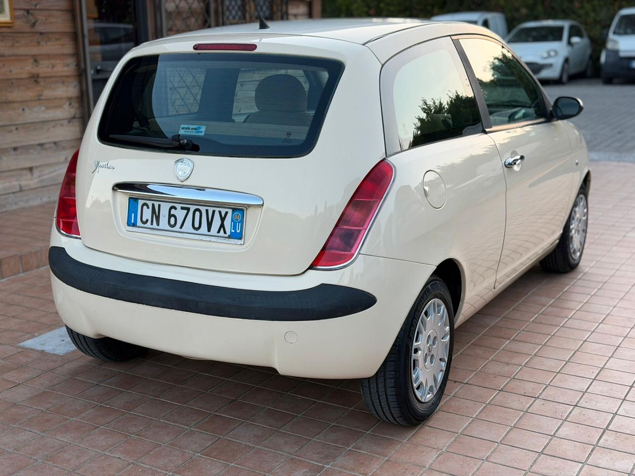 Lancia Ypsilon 1.4 16V Platino