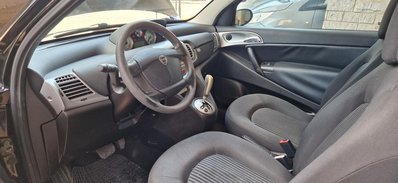 Lancia Ypsilon 1.3 MJT 75 CV Oro