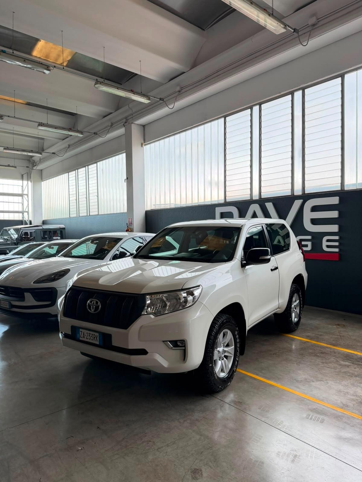 Toyota Land Cruiser 2.8 D4-D 3 porte Active GANCIO TRAINO 4X4 PASSO CORTO