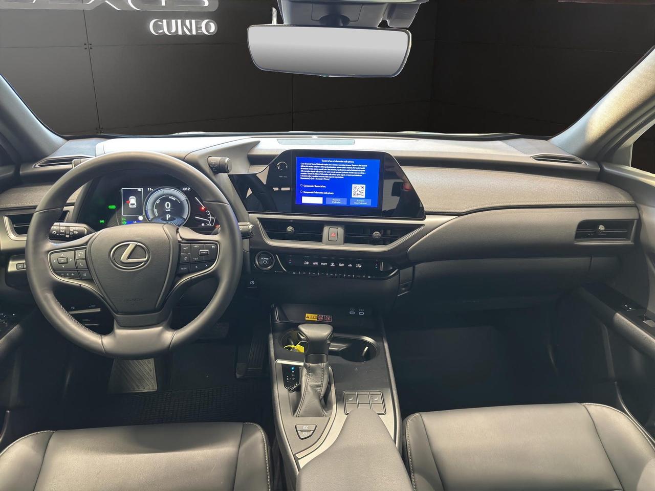 Lexus UX 250h 2.0 F-Design 2wd cvt