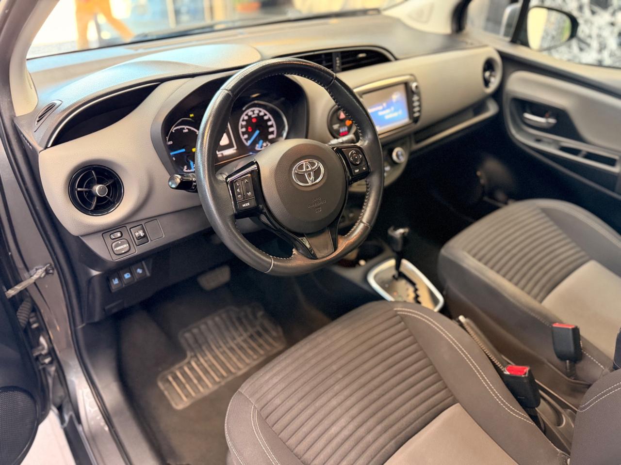 Toyota Yaris 1.5 Hybrid 5 porte Team