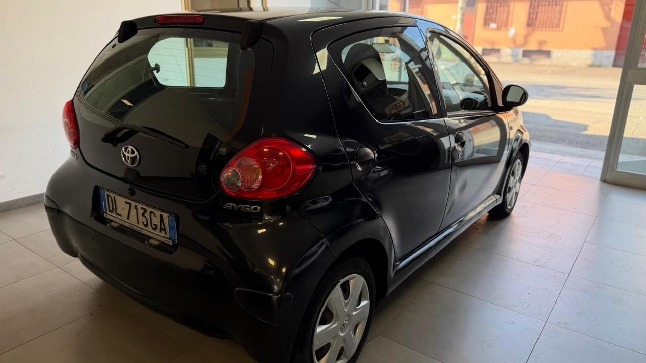 Toyota Aygo 1.0 12V VVT-i 5 porte Sol