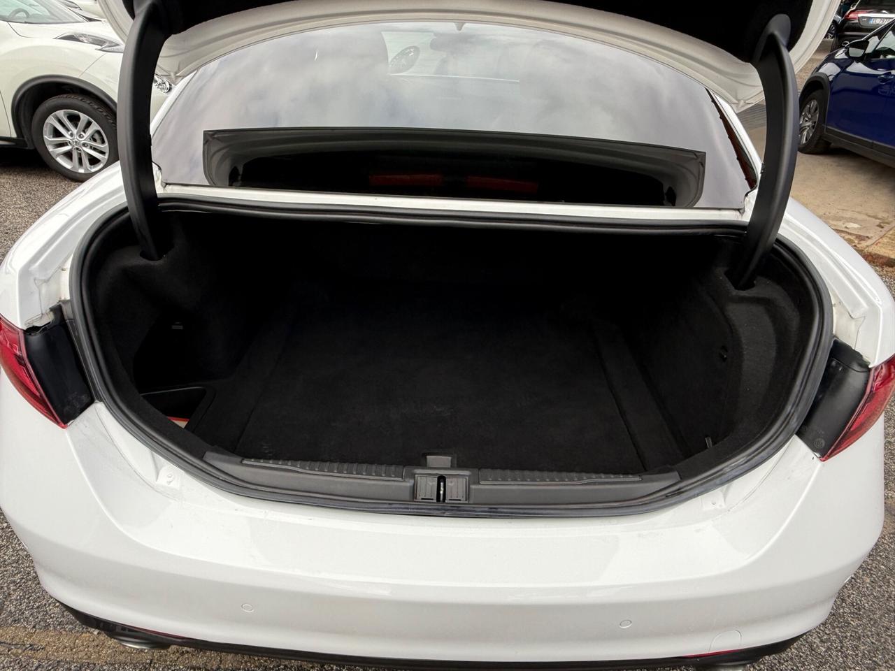 Giulia 2.2 180 CV/sport /rate/permute/E6