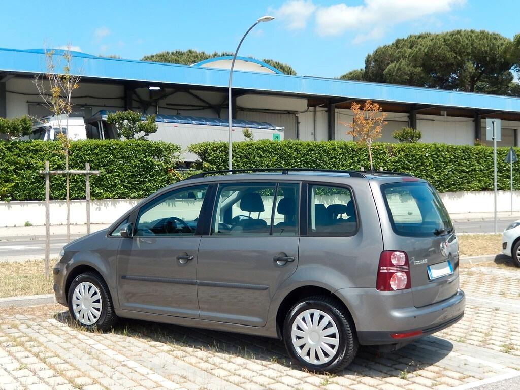 VOLKSWAGEN TOURAN 1.4 Metano della casa - 7 POSTI