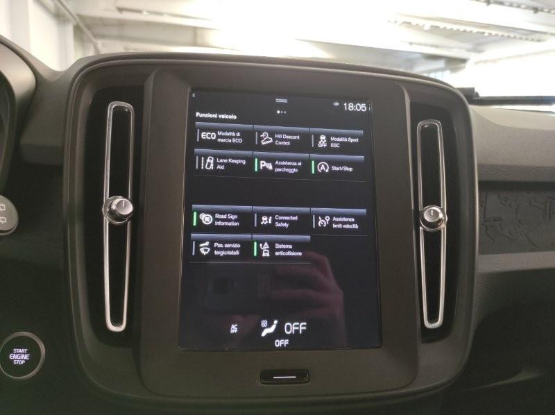 VOLVO XC40 (2017-->) - XC40 T2 Core