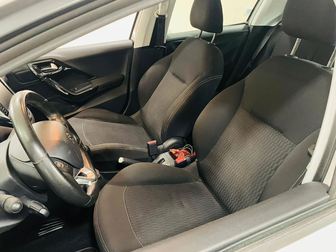 Peugeot 208 PureTech 82 5p. GPL Allure