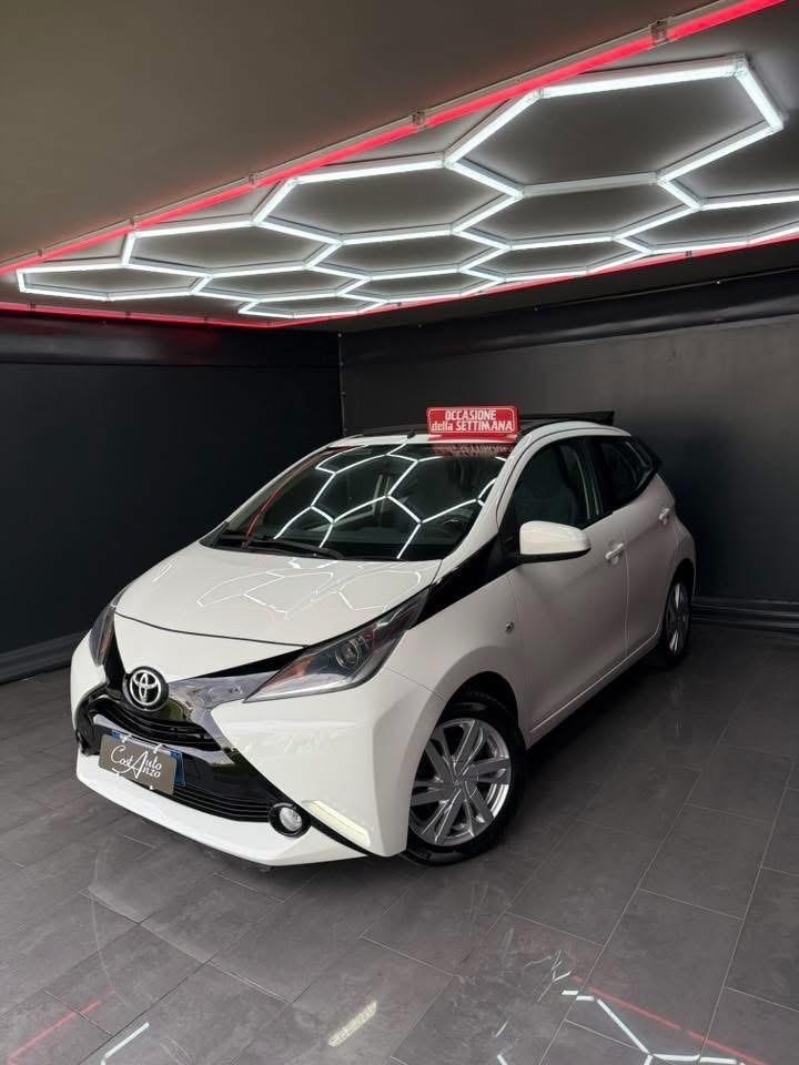 Toyota Aygo 1.0 Benzina CABRIO x-wave 2015