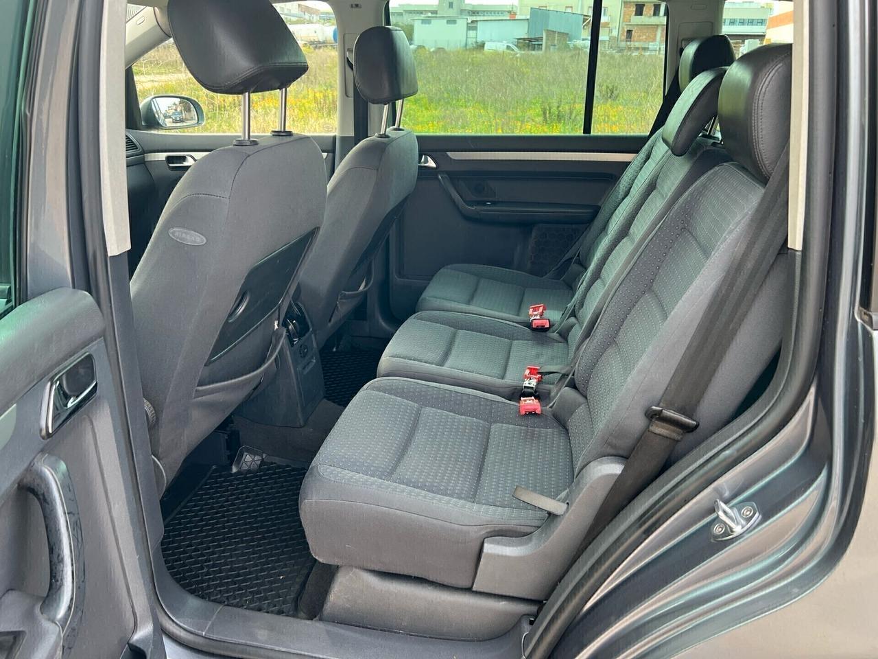 Volkswagen Touran 2.0 16V TDI DSG Highline