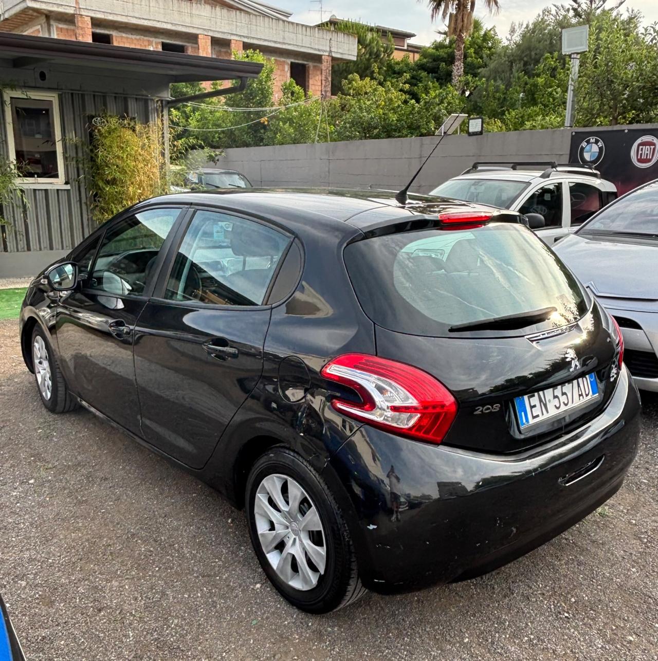 Peugeot 208 1.4 HDi 68 CV 5 porte Allure