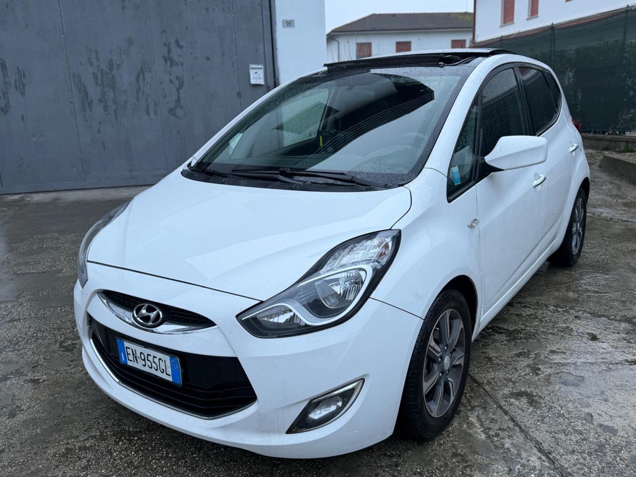 Hyundai iX20 1.6 CRDI FULL TETTO APRIBILE NEOPATENTATI