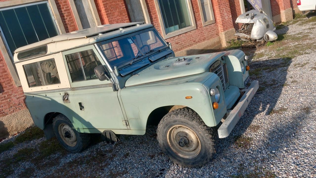 Land Rover Defender 88