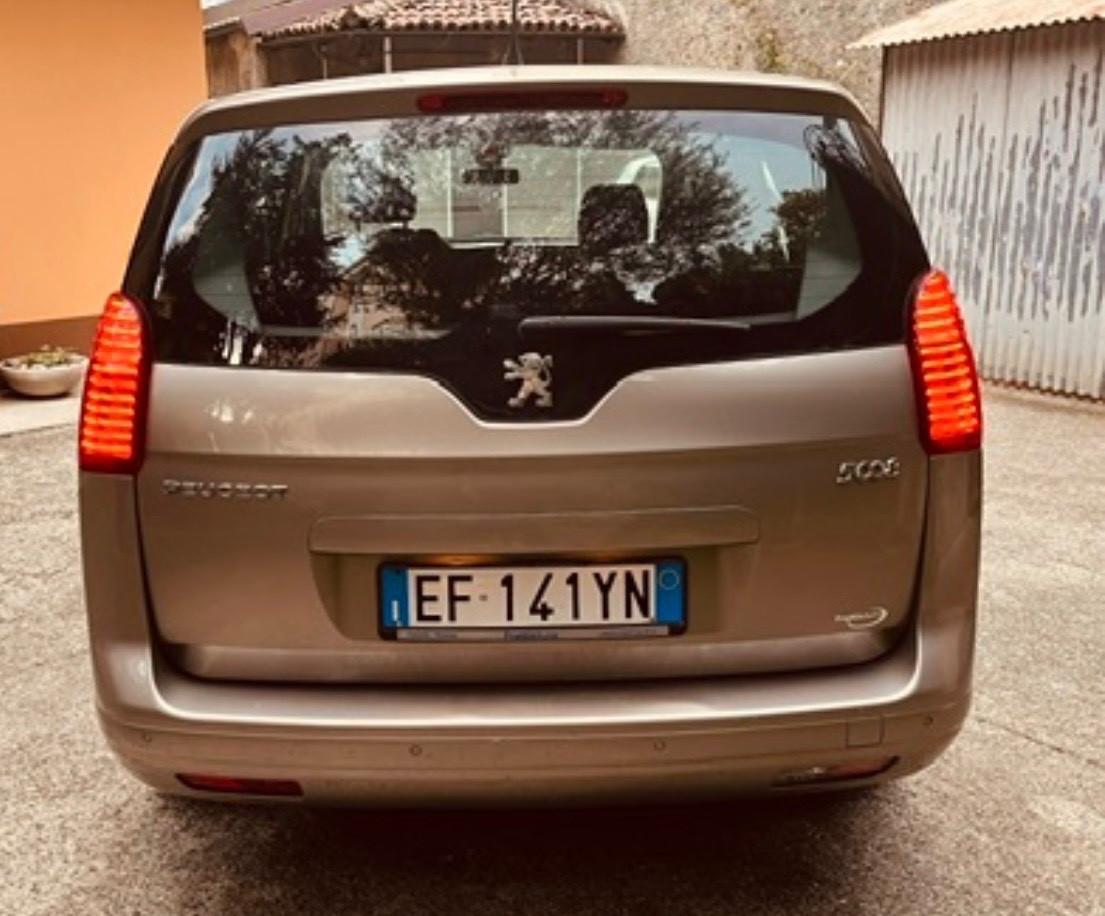 Peugeot 5008 1.6 HDi 112CV Business