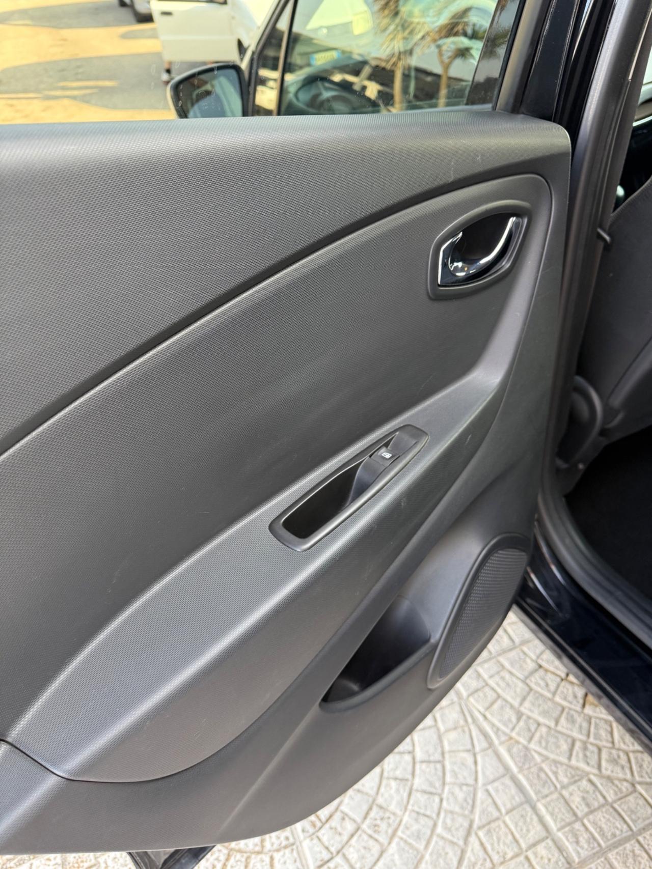 Renault Captur 1.5 Dci FULL neo patentati