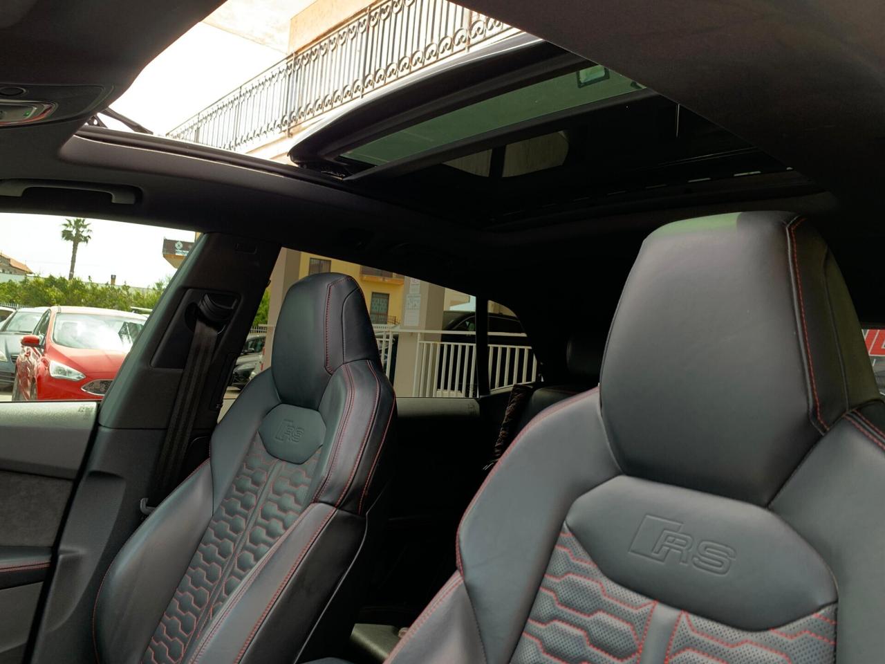 Audi Q8 RS TFSI V8 quattro tiptronic