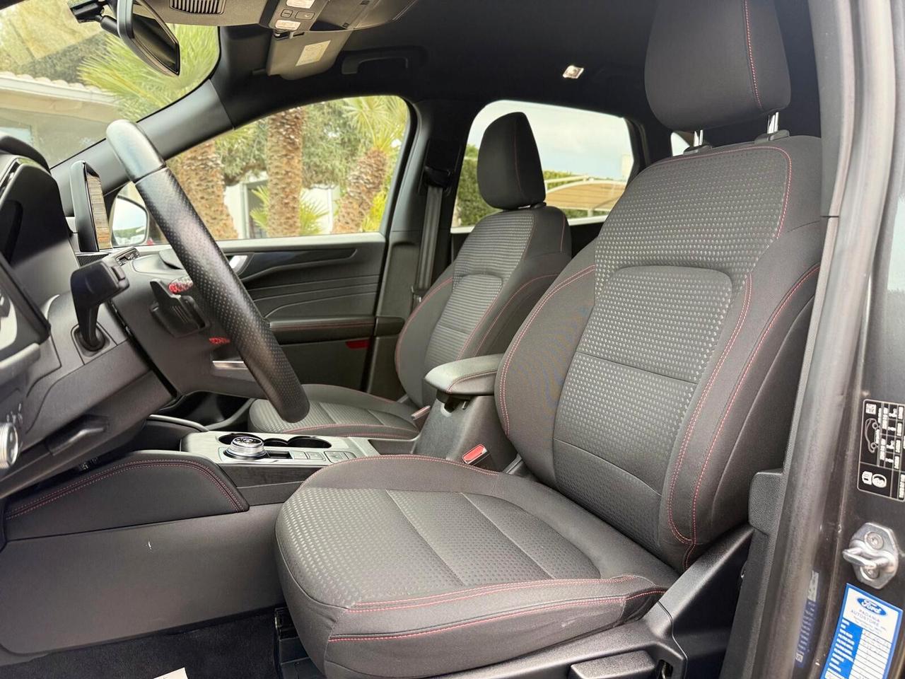 Ford Kuga 1.5 120cv ST-LINE Aut. N1 Autocarro 100% Detraibile