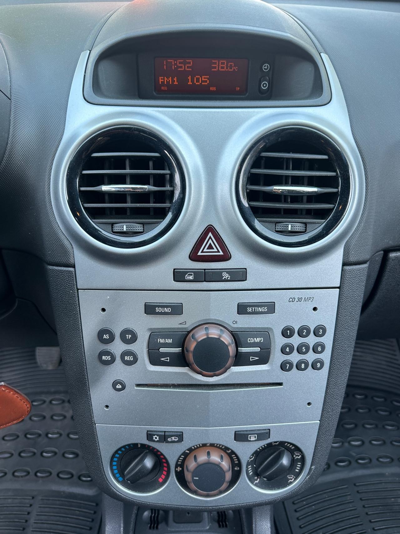 Opel Corsa 1.2 Benzina (Garanzia 24 Mesi)