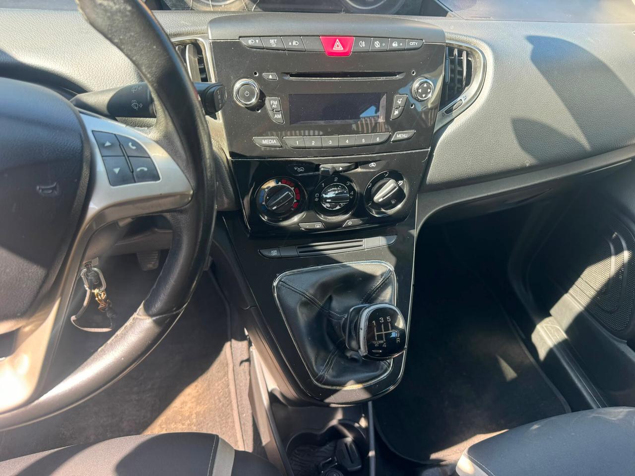 Lancia Ypsilon 1.2 69 CV 5 porte GPL Ecochic Gold