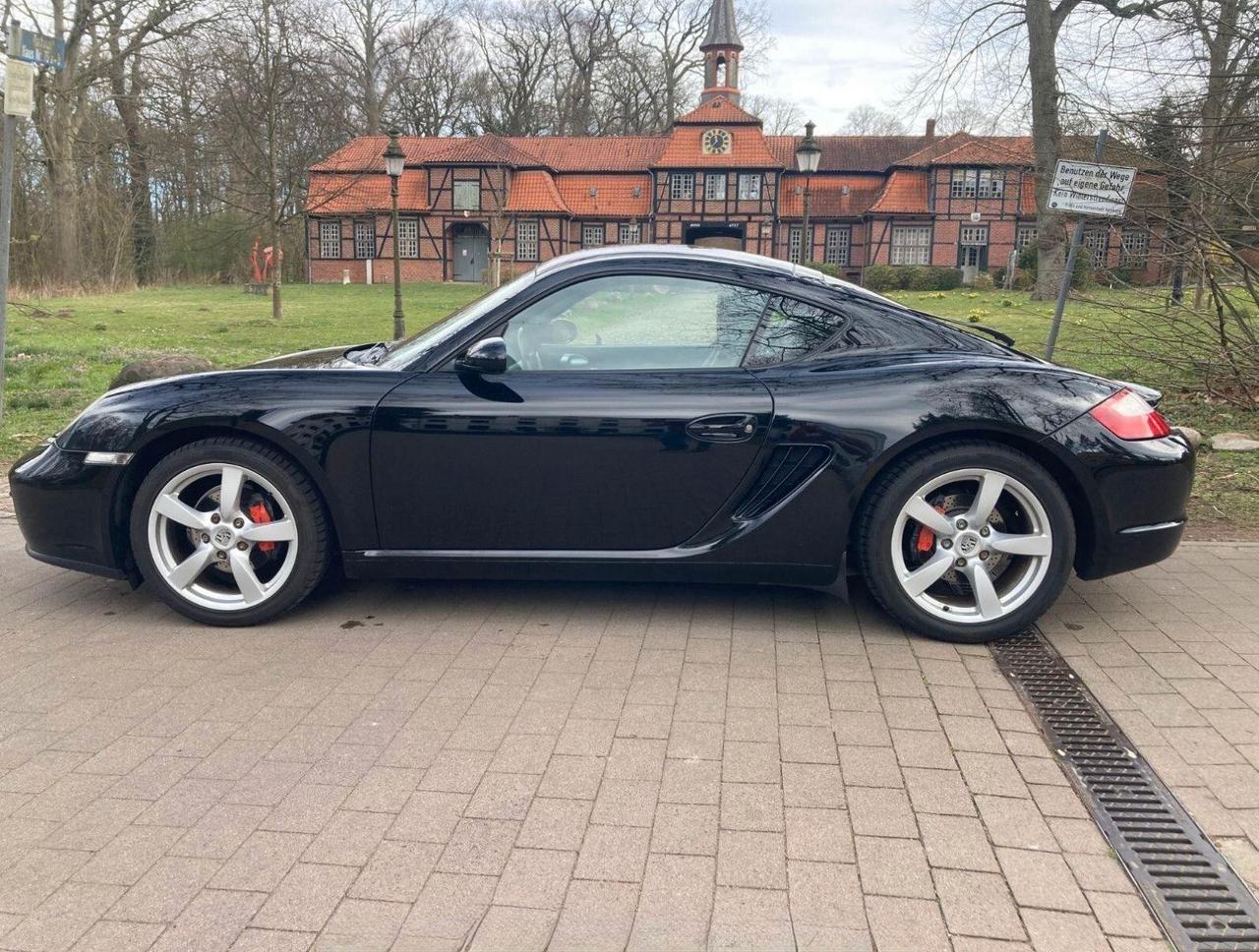 Porsche Cayman 2.7