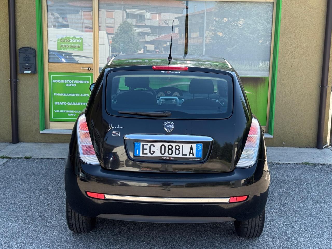 Lancia Ypsilon 1.2 69 CV Diva 2011 NEOPATENTATI
