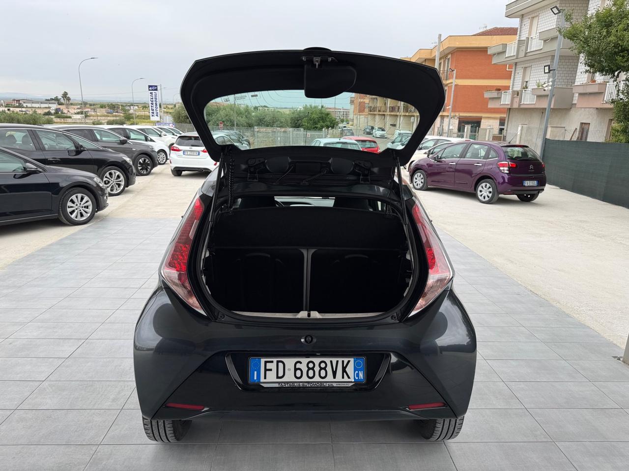 Toyota Aygo 1.0 VVT-i 69 CV 5 porte x-play