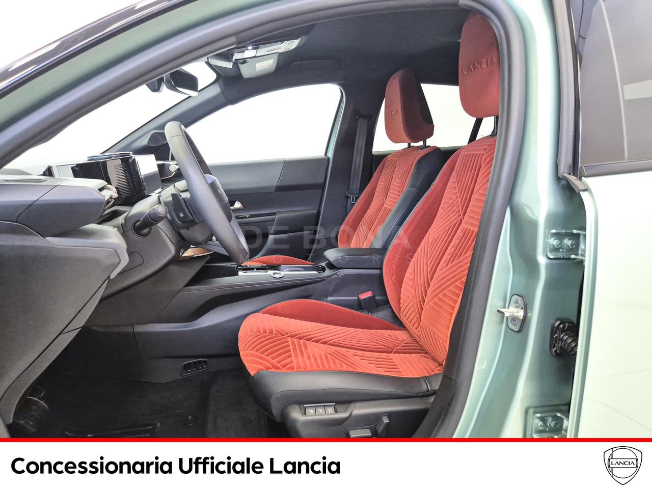 Lancia Ypsilon 1.2 mhev edizione cassina e-dct