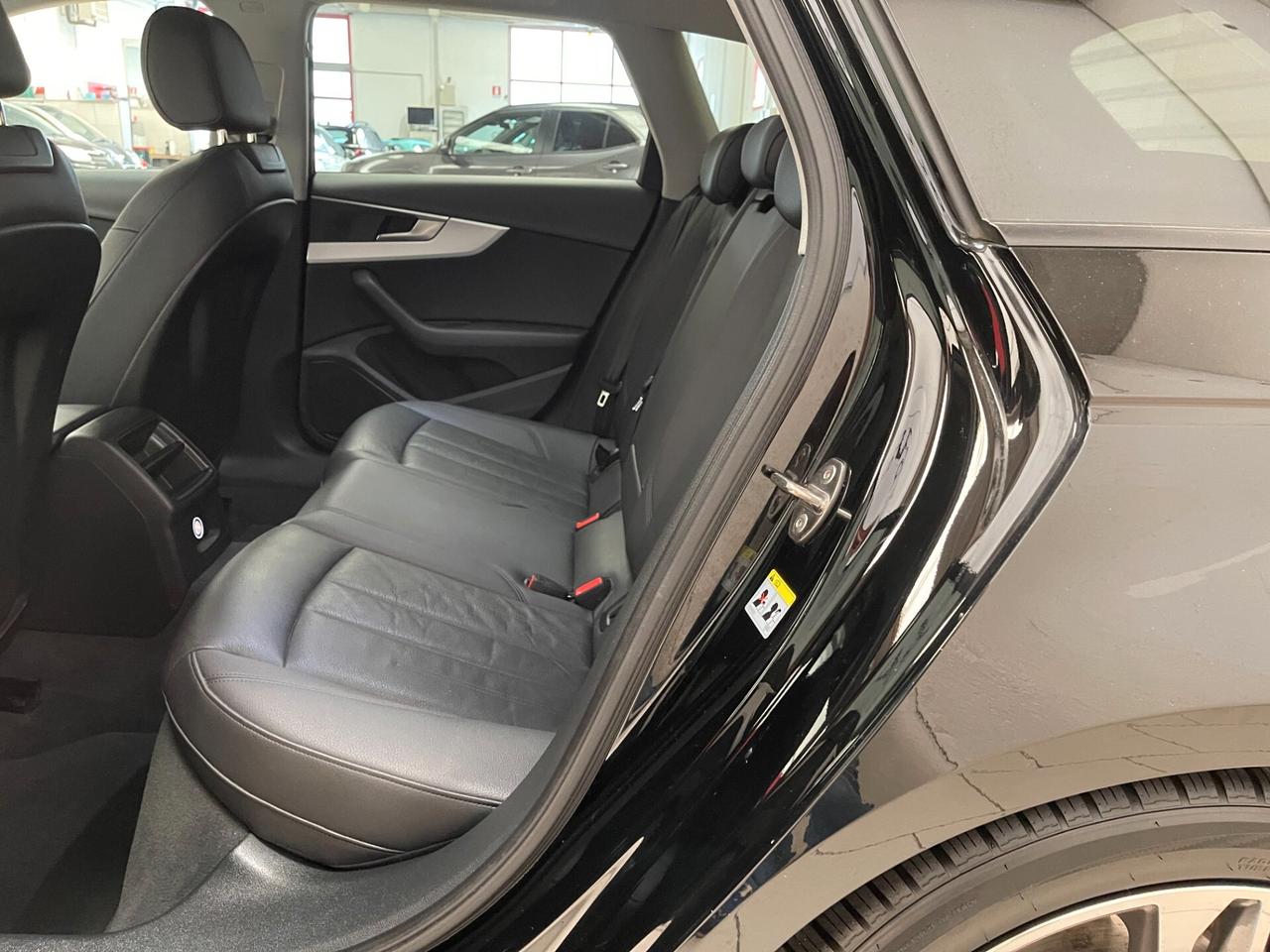 Audi A4 Avant Sport 35 2.0 TDI 150cv s-tronic-LEGGI SOTTO