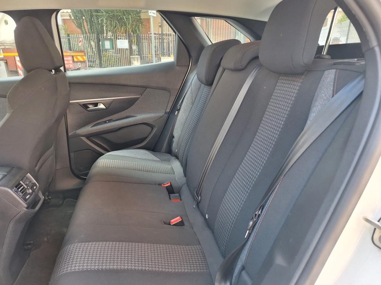 Peugeot 3008 BlueHDi 130 S&S Active Pack
