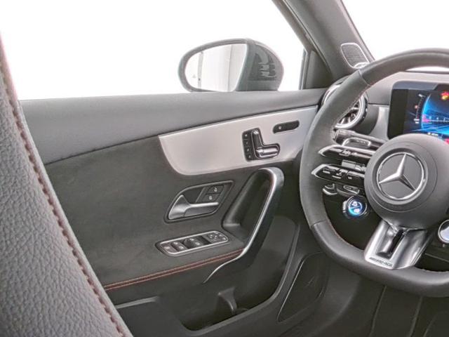 MERCEDES-BENZ A 35 AMG 4Matic Premium
