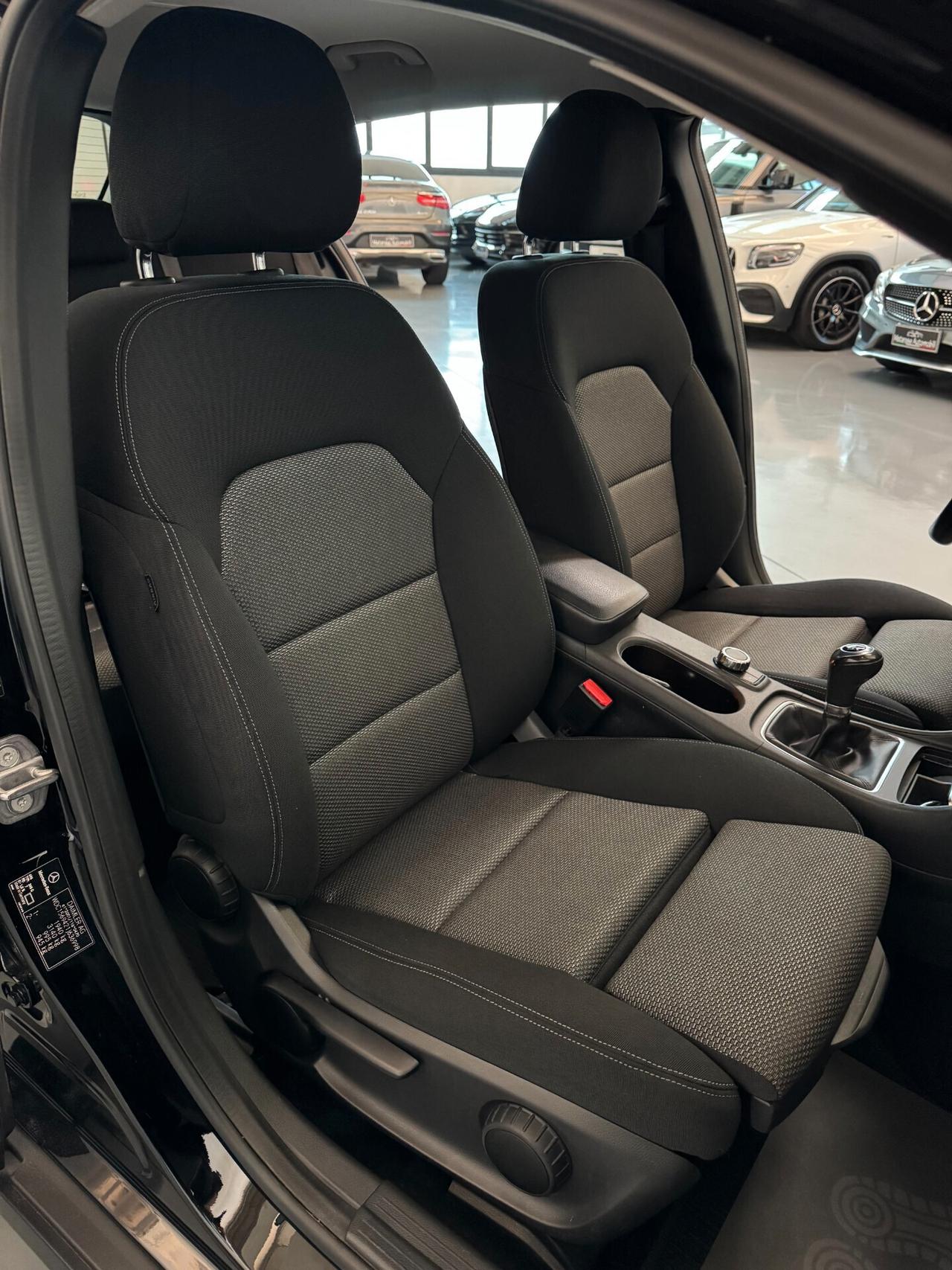 Mercedes-Benz GLA 180 sport 1.6cc 122cv Navi Clima OK Neopatentati