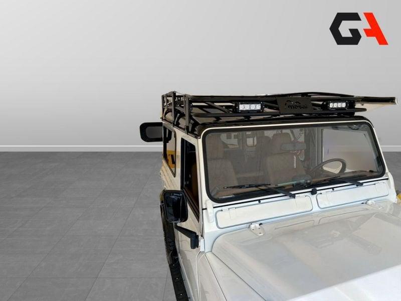 Land Rover Defender 90 2.0