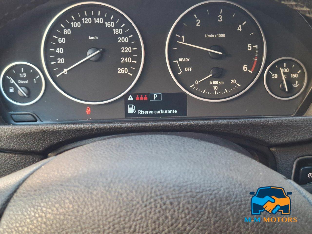 BMW 320 d Touring doppio treno di pneumatici
