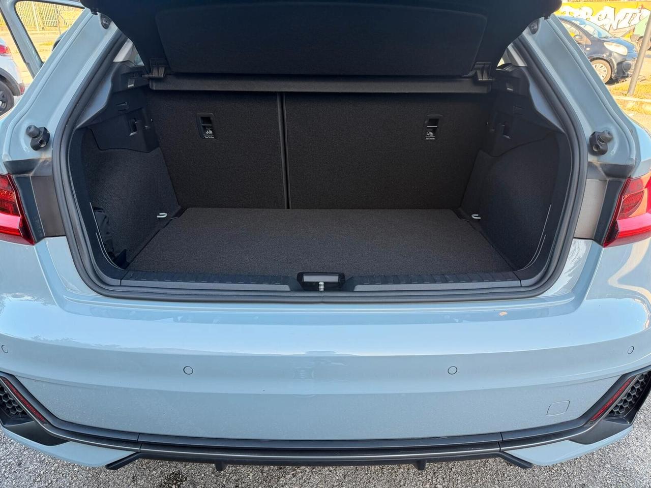 AUDI A1/SPB 30 TFSI/S LINE/ CERCHI 17/ B COLORE/XENO LED/TEL POST/VOL SPORTIVO/VETRI PRIVACY!!