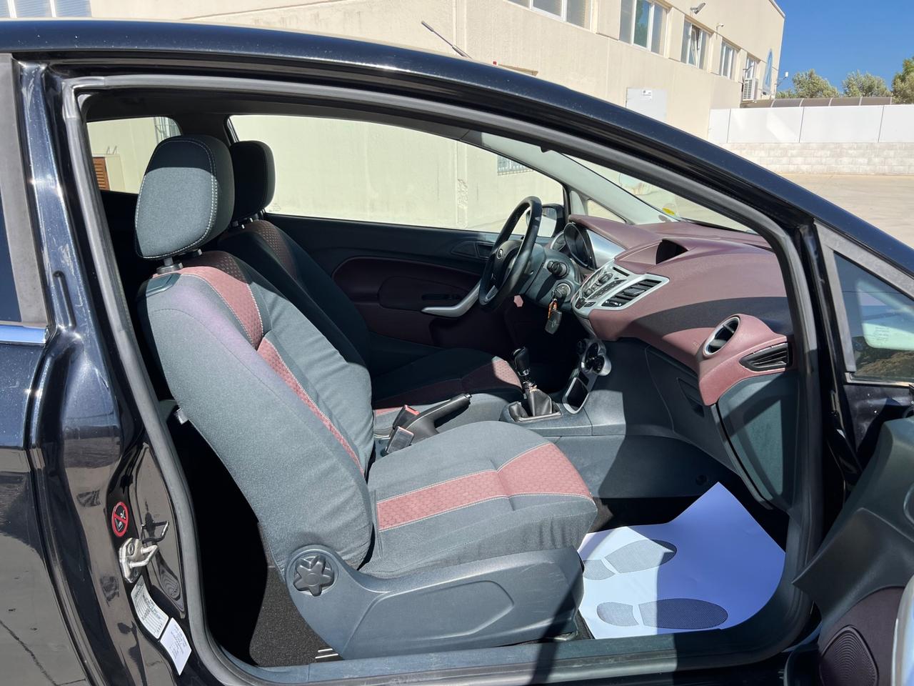 Ford Fiesta 1.4 3 porte Bz.- GPL Titanium