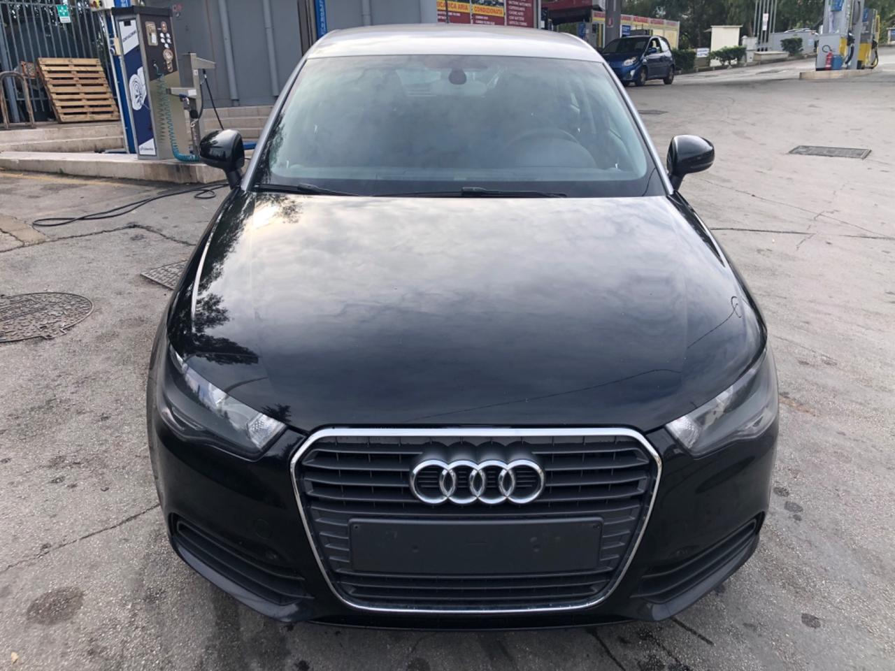 Audi A1 SPB 1.6 Tdi 90cv NEOPATENTATI