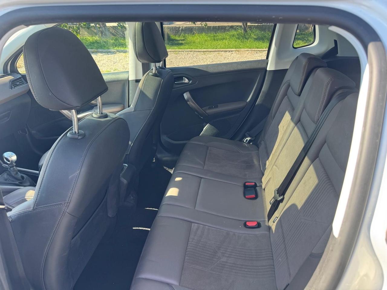 Peugeot 2008 1.6 VTi 120CV Allure