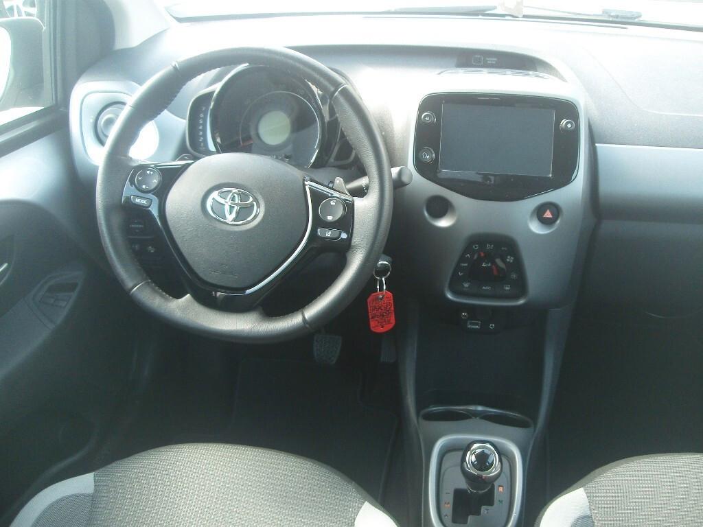 Toyota Aygo Connect 1.0 x-cool AUTOMATICA - 2020