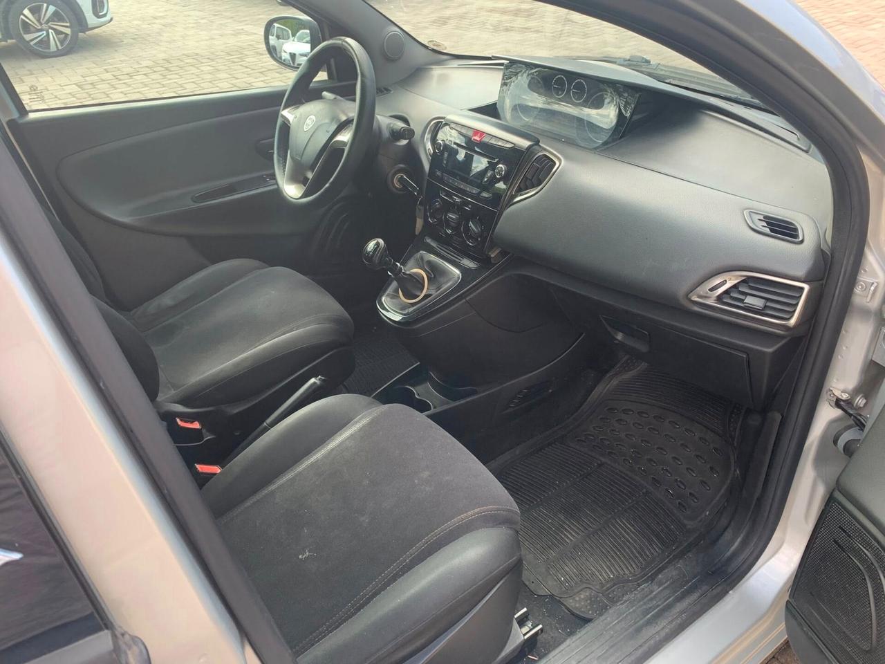 Lancia Ypsilon 1.3 MJT 95 CV Gold 2015