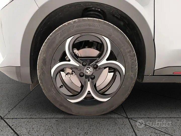 Alfa Romeo Junior 1.2 145 cv HYBRID SPECIALE KM0