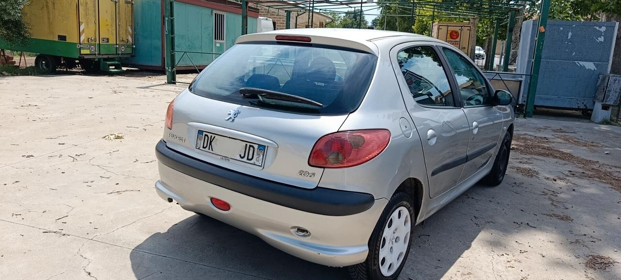 Peugeot 206 1.1 5p. XT