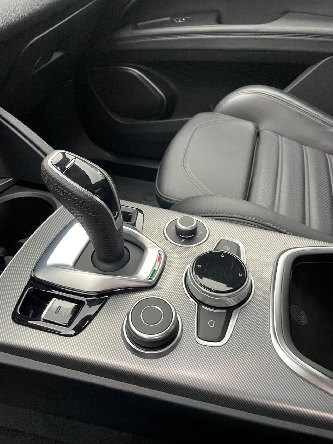 Stelvio 2.2 Turbodiesel 210 CV AT8 Q4 Veloce