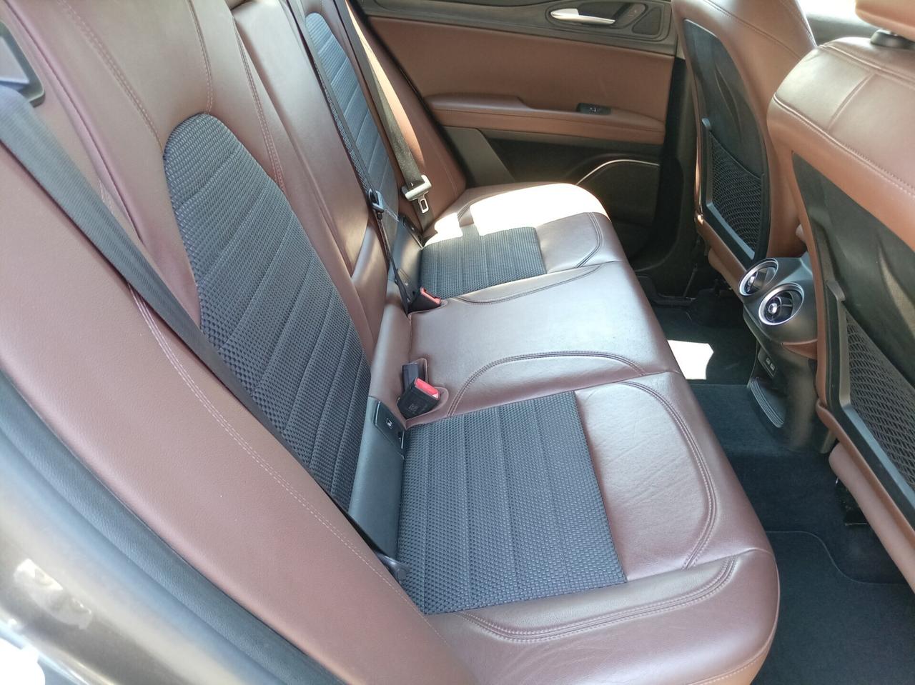 Alfa Romeo Stelvio 2.2JTDM 210 CV AT8 Q4 Executive FULL PELLE NAVI XENON