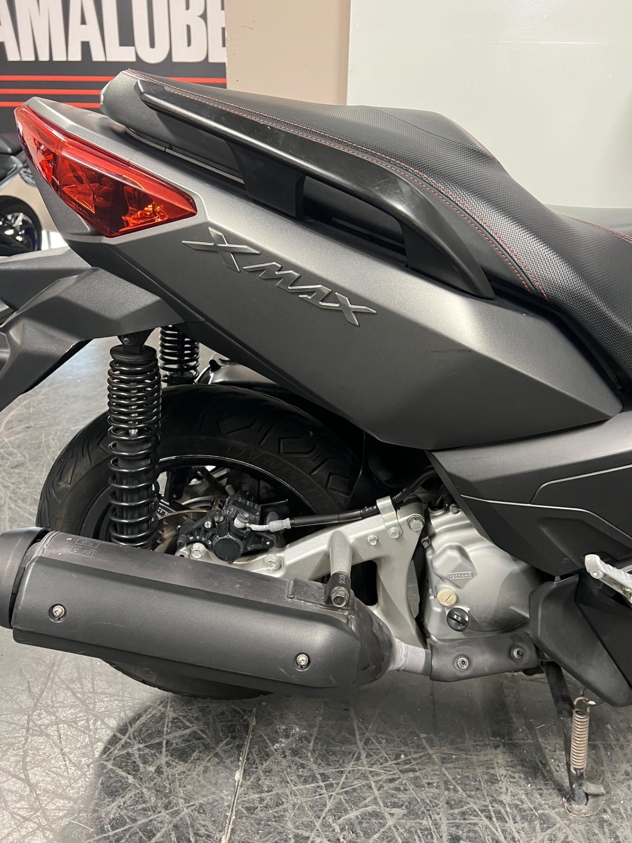 Yamaha X-Max 250