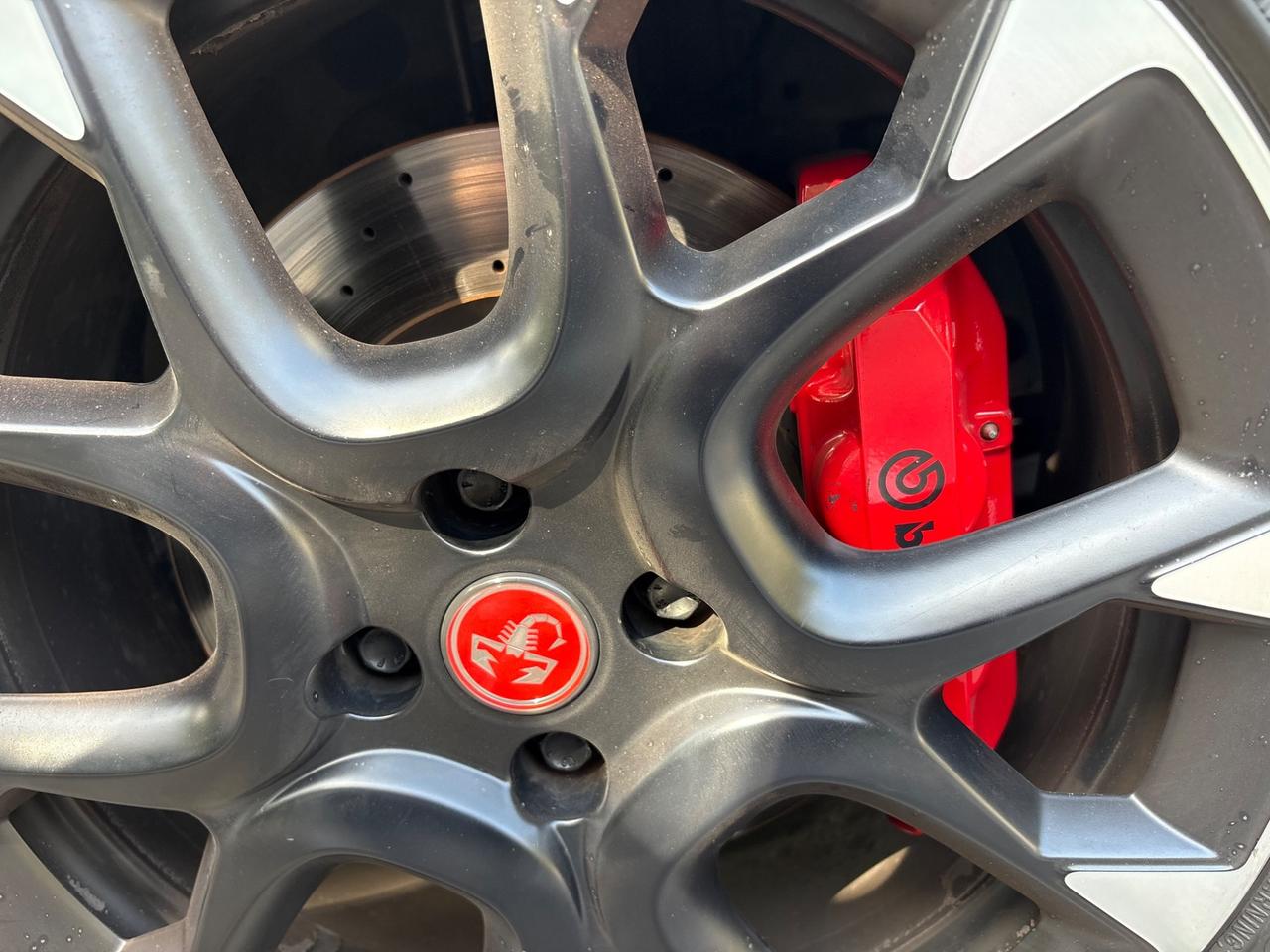 Abarth 595 1.4 Turbo T-Jet 180 CV Competizione