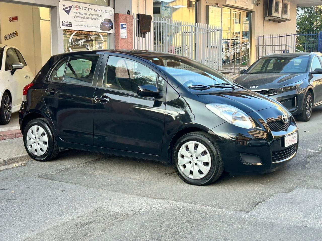 Toyota Yaris 1.0 5 porte Sol